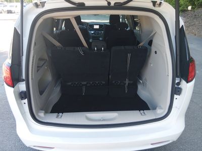 2023 Chrysler Voyager - Photo 11