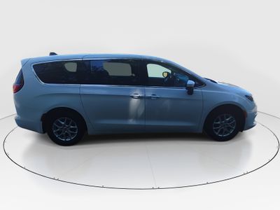 2023 Chrysler Voyager - Photo 8