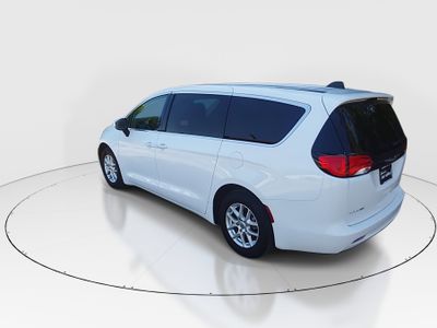 2023 Chrysler Voyager - Photo 5
