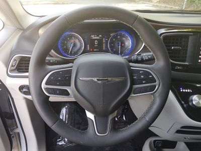 2023 Chrysler Voyager - Photo 12