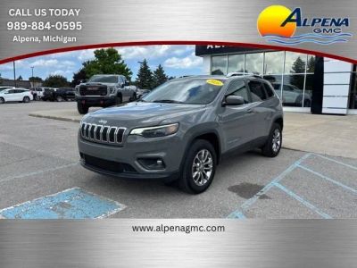 2020 Jeep Cherokee Latitude Plus 4x4 in Gray — front three-quarter view