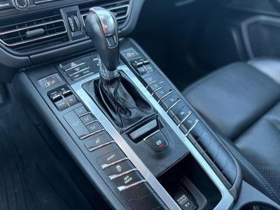 2020 Porsche Macan - Photo 21