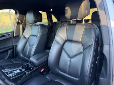 2020 Porsche Macan - Photo 19