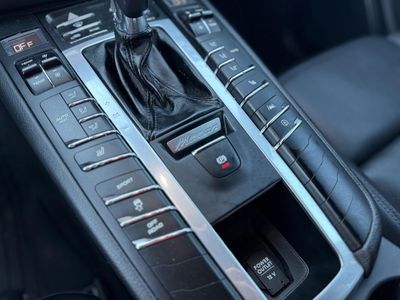 2020 Porsche Macan - Photo 22