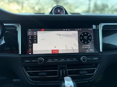 2020 Porsche Macan - Photo 23