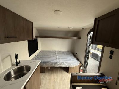 2026 Prime Time RV Avenger LT — photo 8 view
