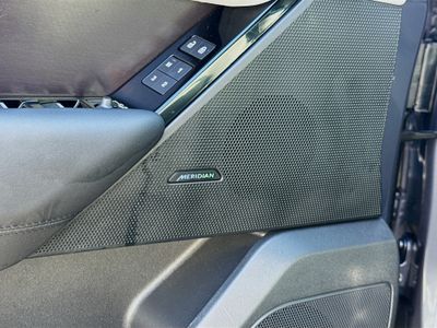 2026 Land Rover Range Rover Velar — photo 23 view