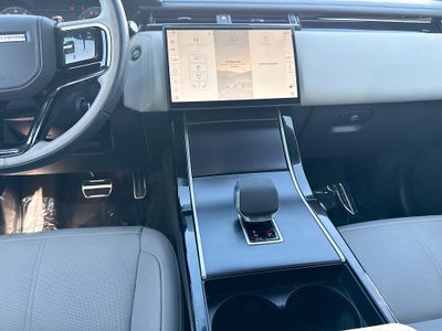 2026 Land Rover Range Rover Velar — photo 18 view