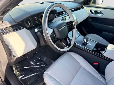 2026 Land Rover Range Rover Velar — photo 25 view