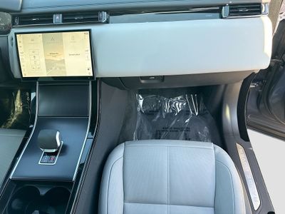 2026 Land Rover Range Rover Velar — photo 17 view