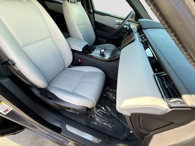 2026 Land Rover Range Rover Velar — photo 14 view
