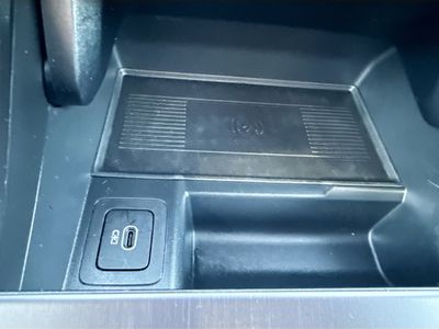 2026 Land Rover Range Rover Velar — photo 30 view