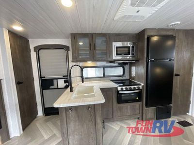 2022 Forest River RV Salem — photo 10 view