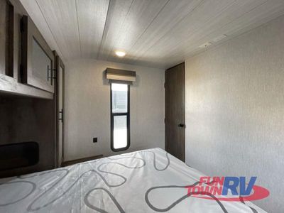 2022 Forest River RV Salem — photo 19 view