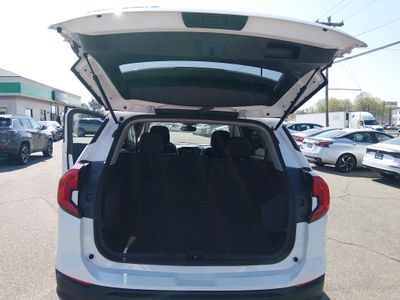 2024 GMC Terrain — photo 11 view