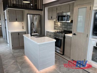 2025 Forest River RV Salem Grand Villa — photo 15 view