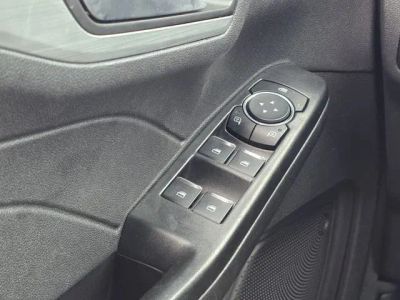 2025 Ford Escape — photo 16 view