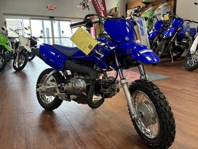 2026 Yamaha TT-R50E — front three-quarter view