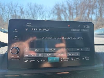2023 Honda CR-V Hybrid Sport Touring — photo 13 view