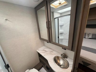 2025 Thor Motor Coach Four Winds — photo 20 view