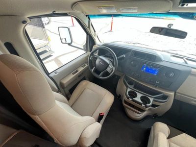 2025 Thor Motor Coach Four Winds — photo 24 view