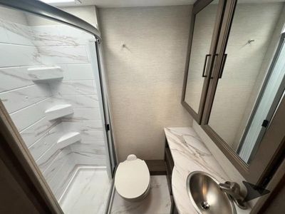 2025 Thor Motor Coach Four Winds — photo 19 view