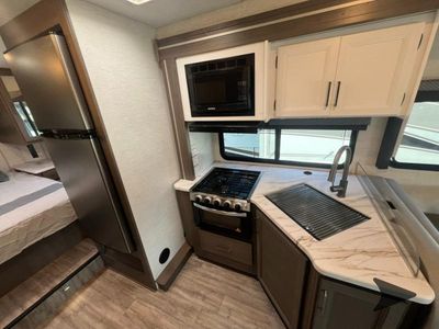 2025 Thor Motor Coach Four Winds — photo 13 view