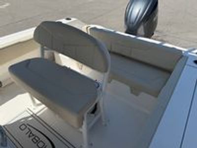 2026 Robalo 202 EX - Photo 12
