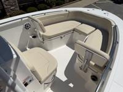 2026 Robalo 202 EX - Photo 9