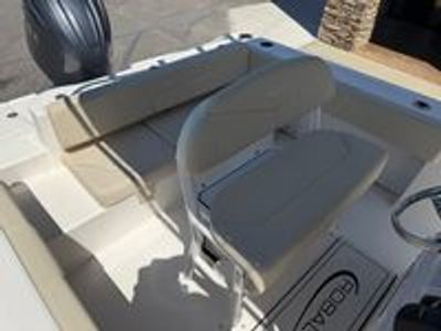 2026 Robalo 202 EX - Photo 8