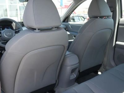 2026 Hyundai Elantra - Photo 24