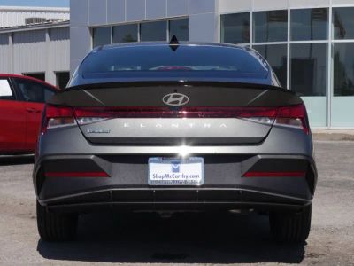 2026 Hyundai Elantra - Photo 14