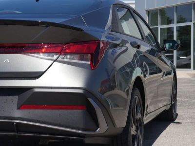 2026 Hyundai Elantra - Photo 18