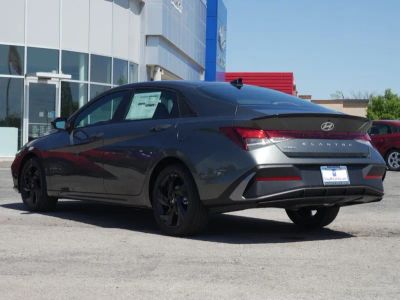 2026 Hyundai Elantra - Photo 13