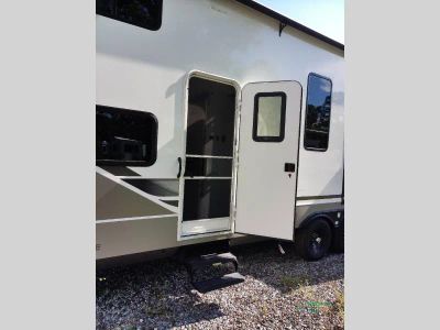 2026 Alliance RV Benchmark — photo 17 view