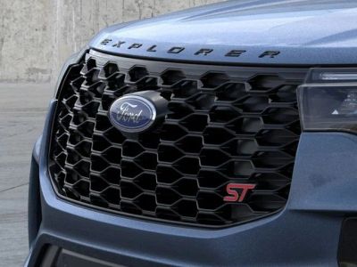 2026 Ford Explorer — photo 17 view