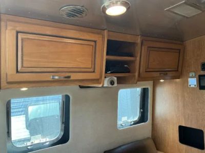 2018 Airstream Classic - Photo 13