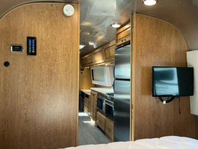 2018 Airstream Classic - Photo 23