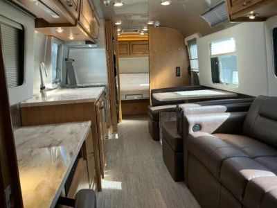 2018 Airstream Classic - Photo 5