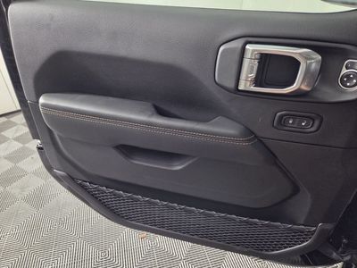 2026 Jeep Gladiator — photo 16 view