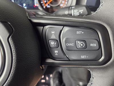 2026 Jeep Gladiator — photo 13 view