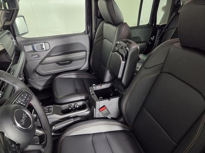 2026 Jeep Gladiator — photo 17 view