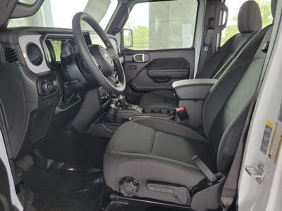2026 Jeep Wrangler — photo 17 view