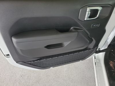 2026 Jeep Wrangler — photo 14 view