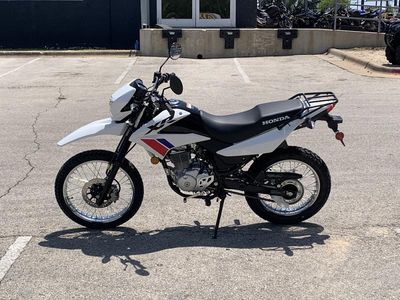 2025 Honda XR150L — photo 8 view