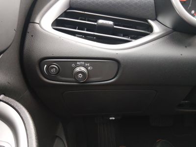 2020 Chevrolet Malibu — photo 13 view