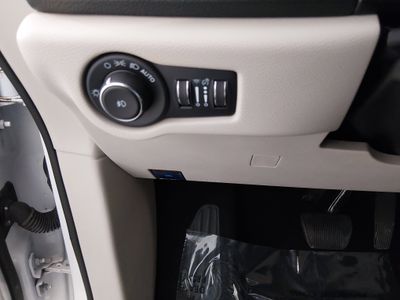 2023 Chrysler Pacifica — photo 13 view