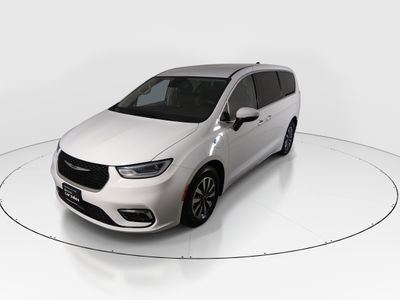2023 Chrysler Pacifica — rear three-quarter view