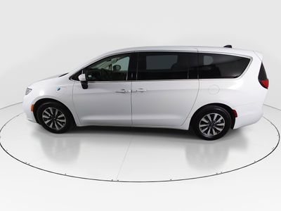2023 Chrysler Pacifica — interior view