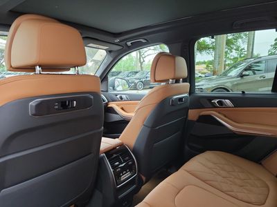 2026 BMW X5 — photo 11 view